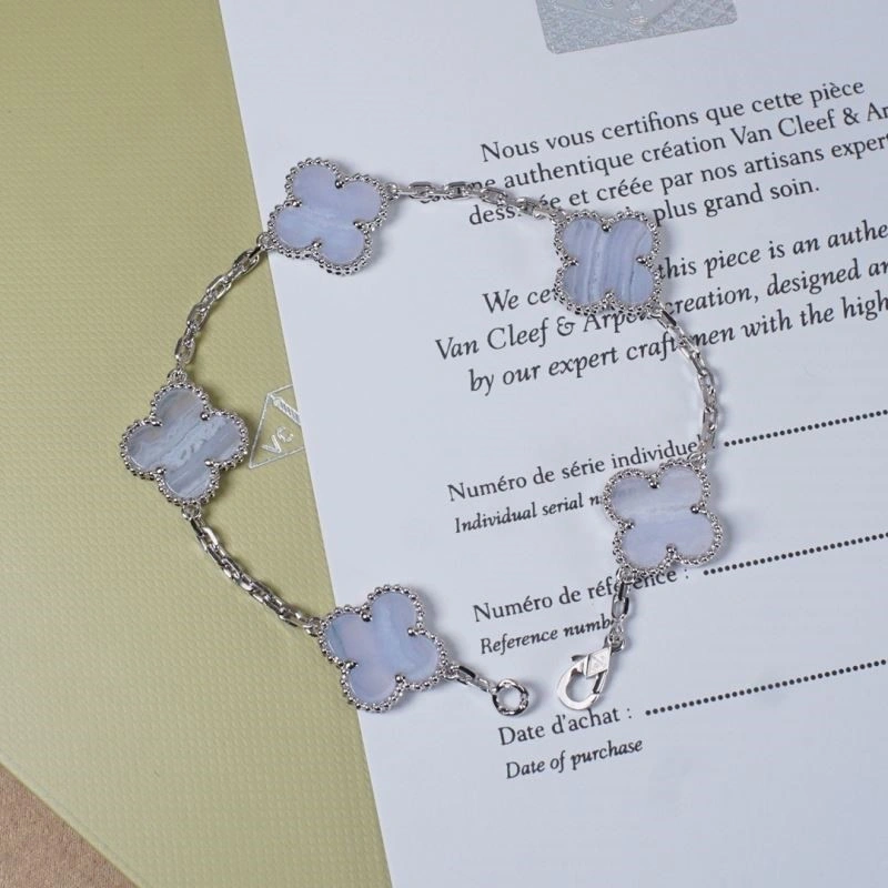 Lightweight Vca Bracelets 254851