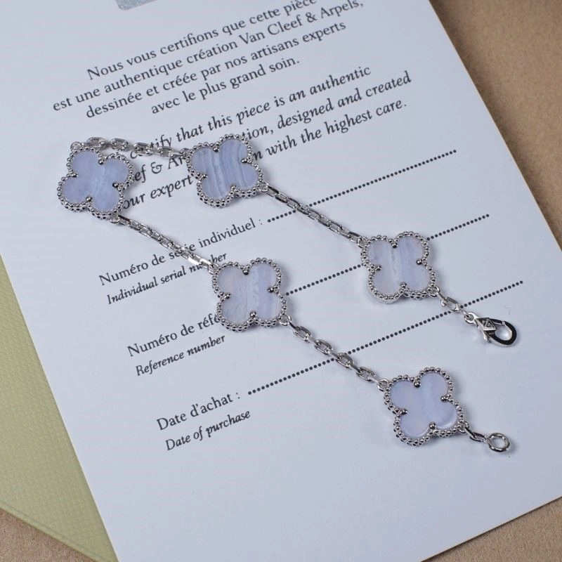 Lightweight Vca Bracelets 254851
