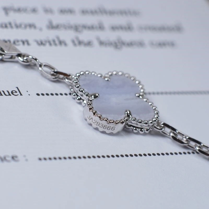 Lightweight Vca Bracelets 254851