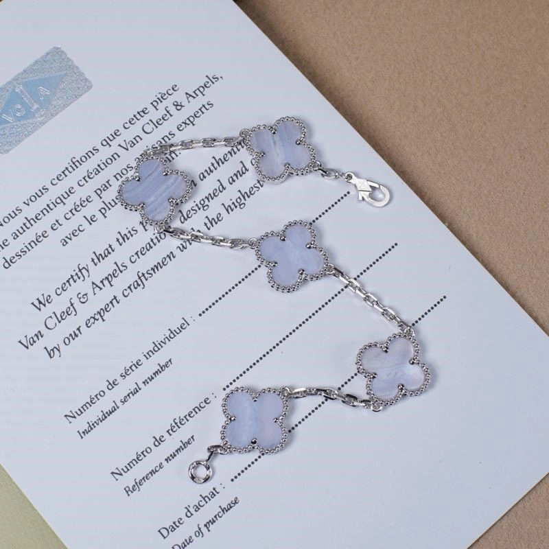 Lightweight Vca Bracelets 254851