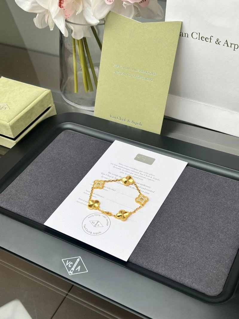 Vca Bracelets UrbanChic 254817