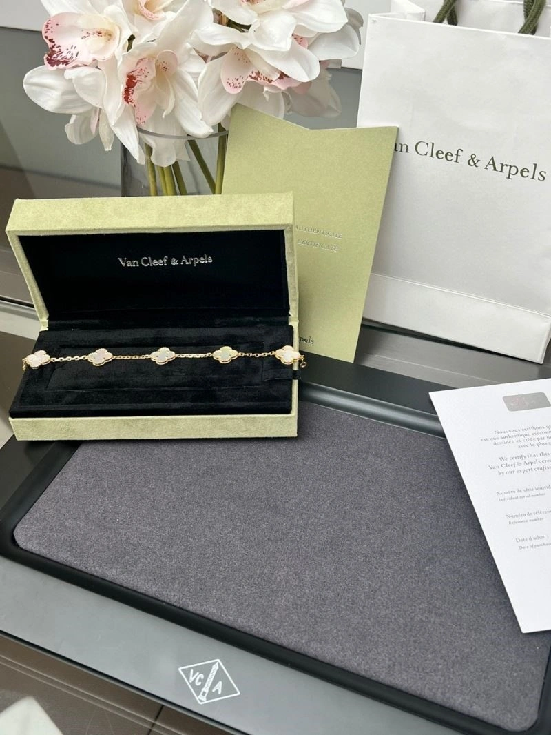WellDesigned Vca Bracelets 254816