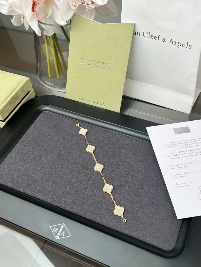 WellDesigned Vca Bracelets 254816