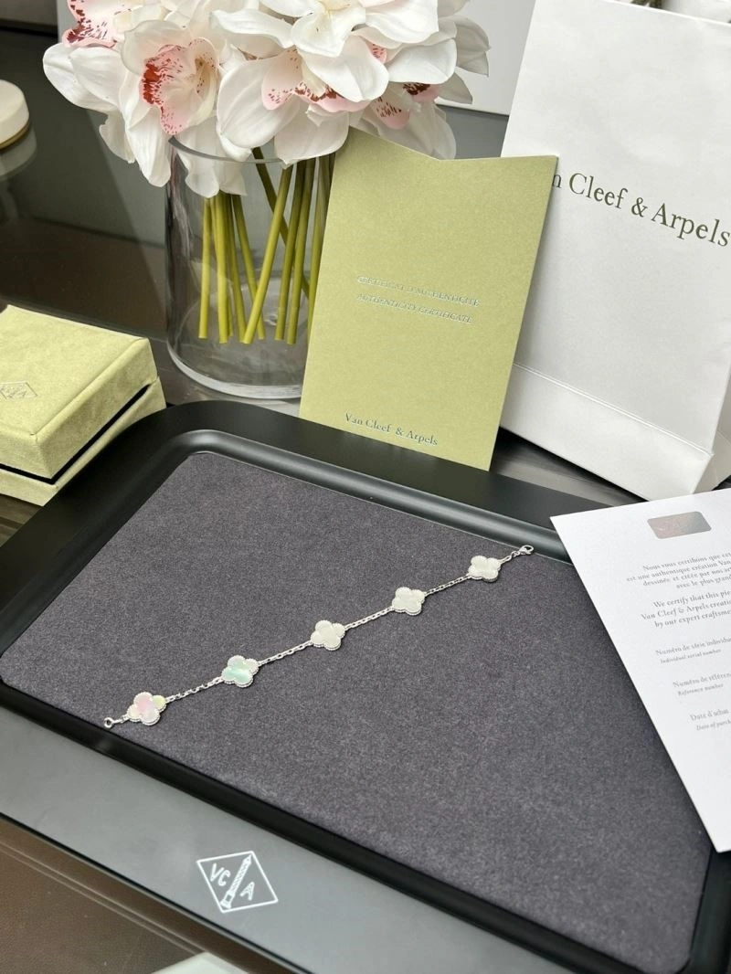 Tailored Vca Bracelets 254824