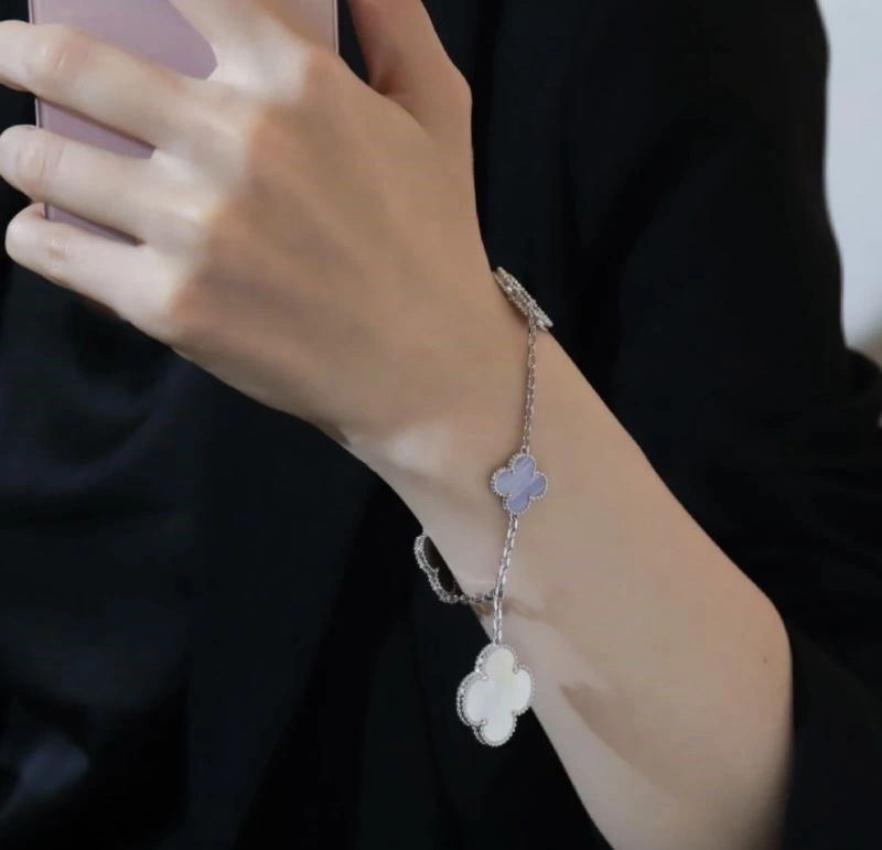 Vca Bracelets Functional 254838