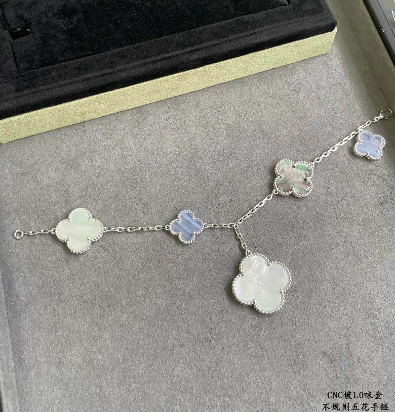 Vca Bracelets Functional 254838