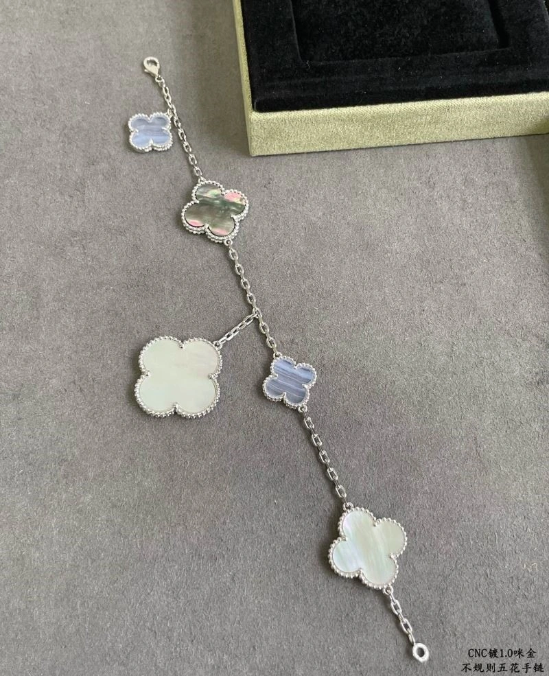 Vca Bracelets Functional 254838