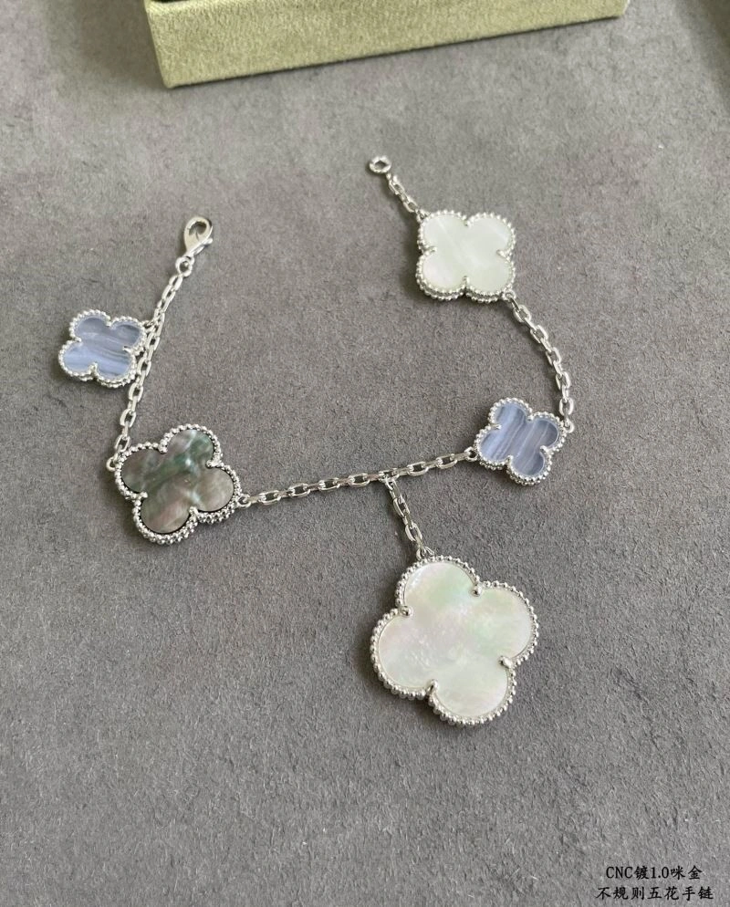 Vca Bracelets Functional 254838