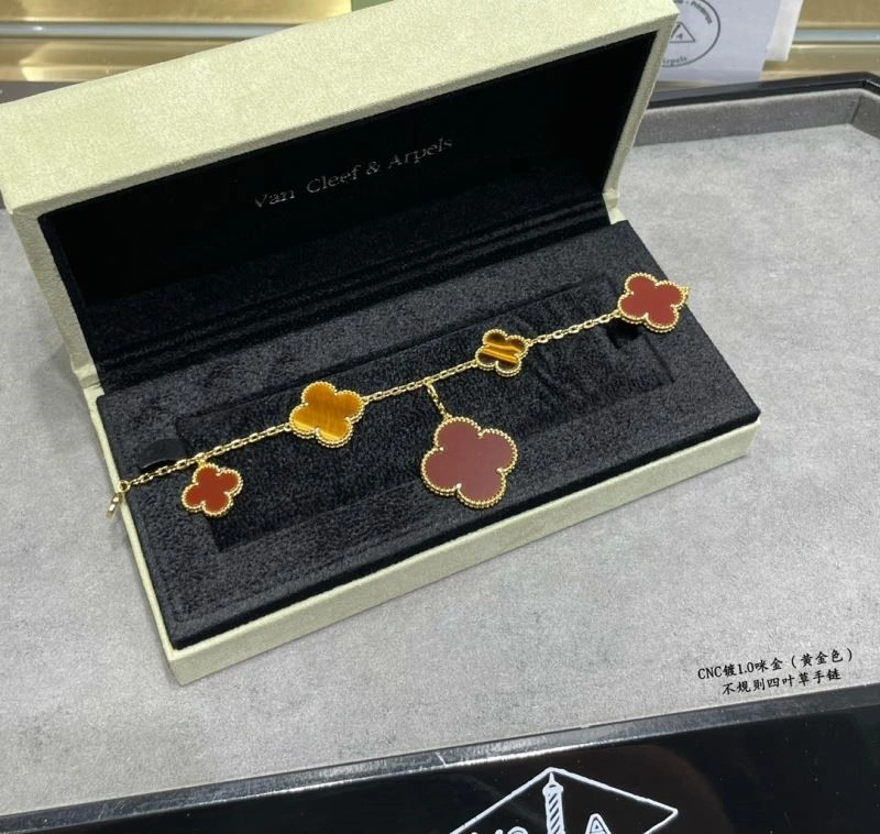Vca Bracelets Stylish 254845