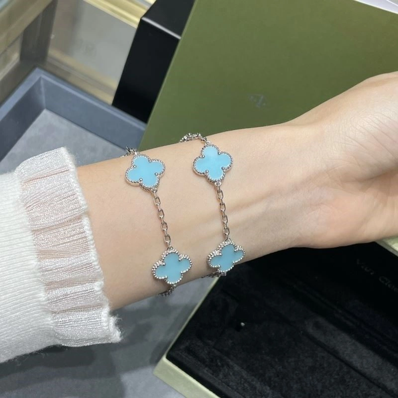 WellDesigned Vca Bracelets 254810