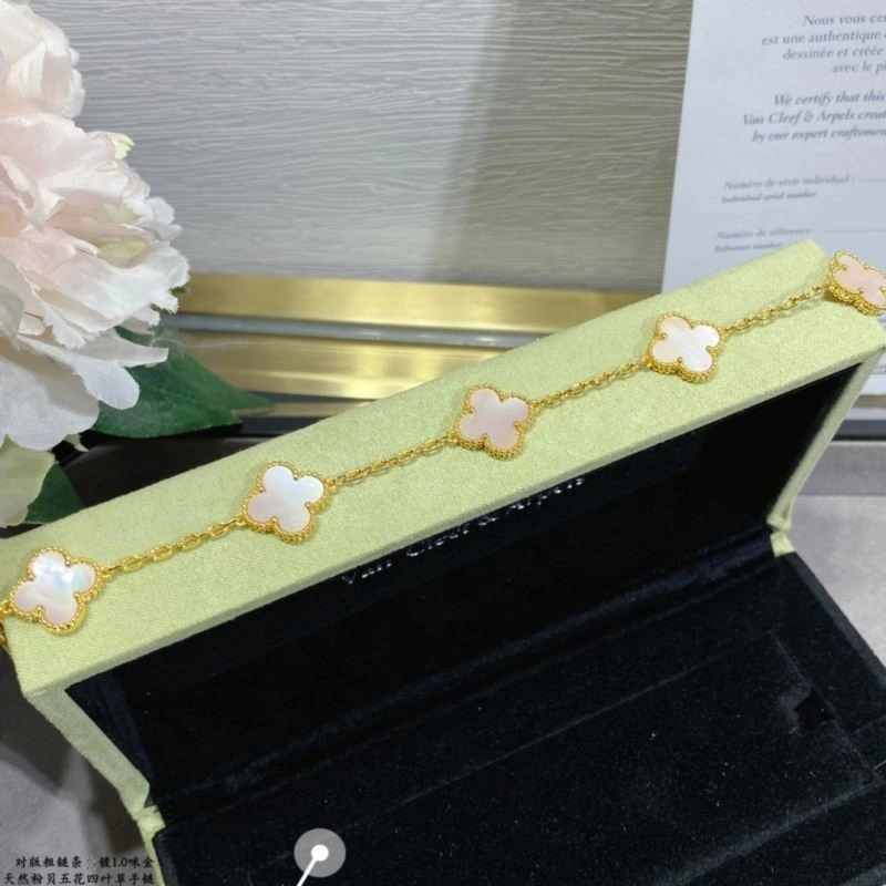 Stylish Vca Bracelets 254808