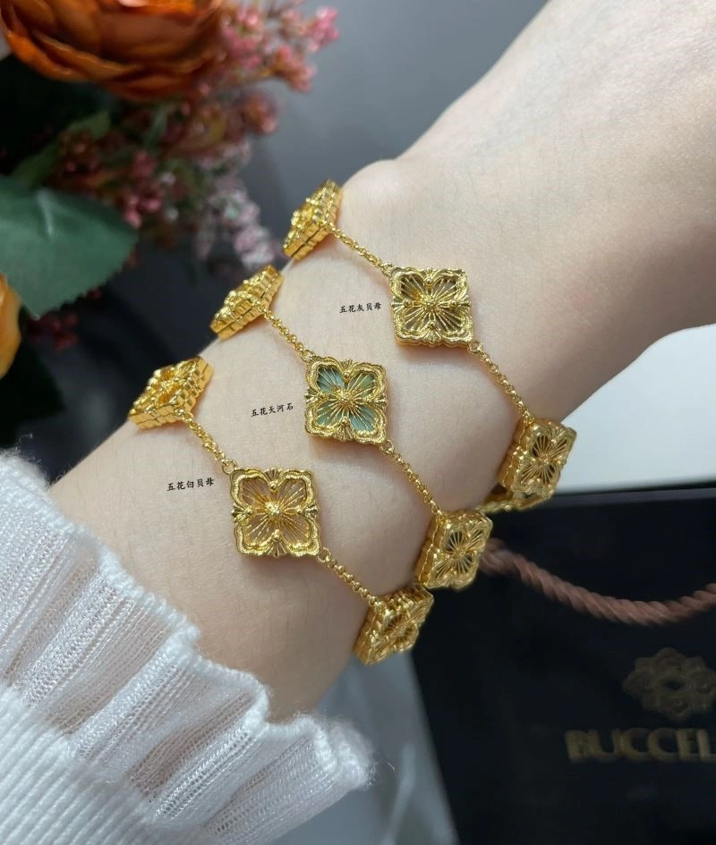 Versatile Vca Bracelets 254578