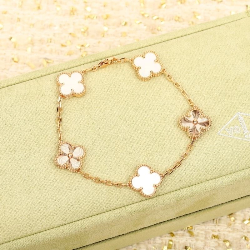 Vca Bracelets NewStyle 254534