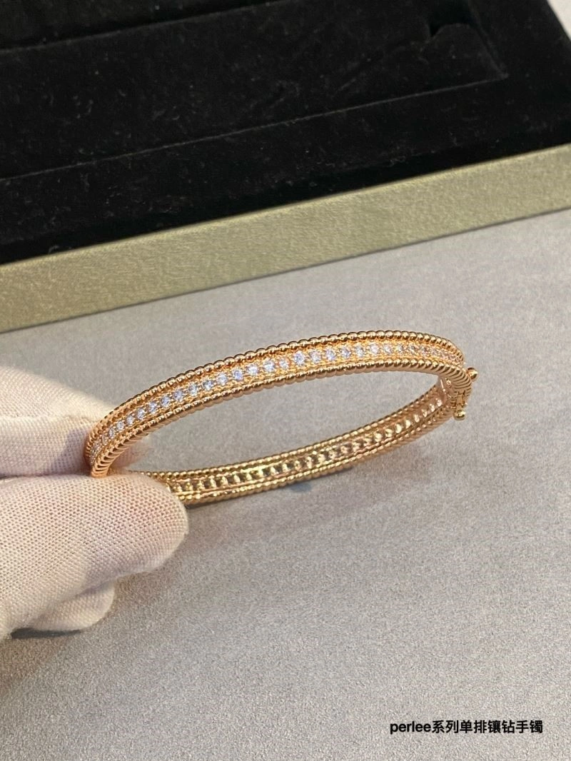 Reliable Vca Bracelets 254478