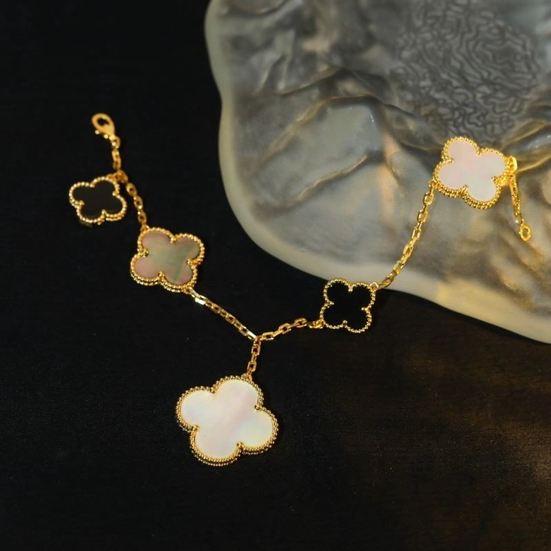 HighQuality Vca Bracelets 254454