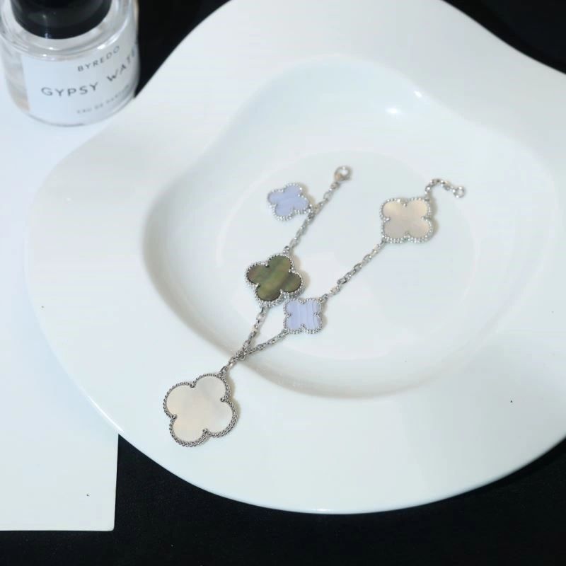 Premium Vca Bracelets 254465