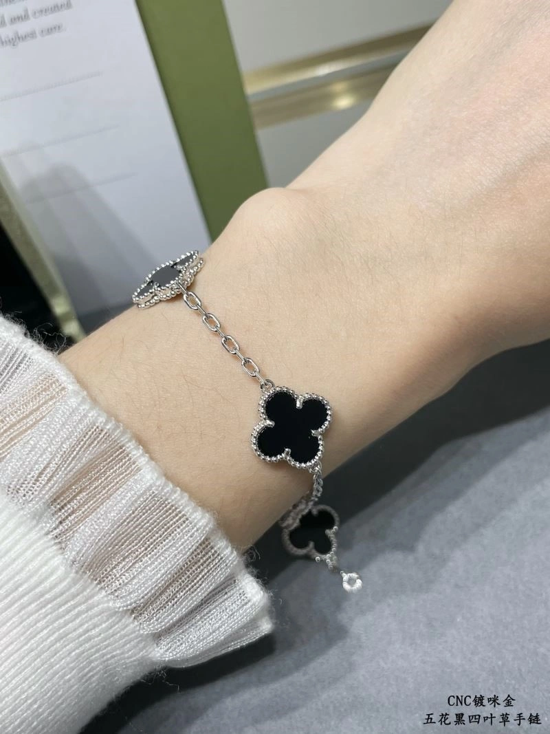 ModernLook Vca Bracelets 254443