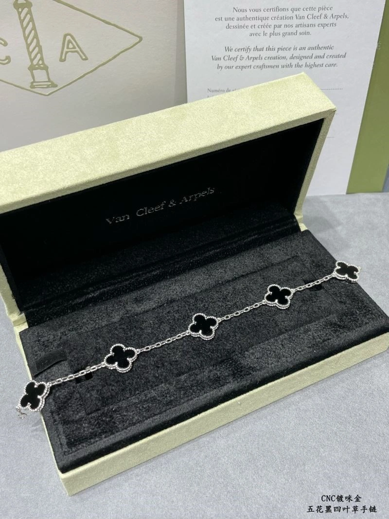 ModernLook Vca Bracelets 254443