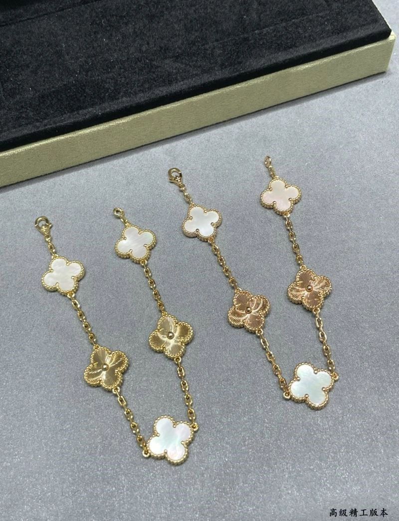 Snug Vca Bracelets 254430
