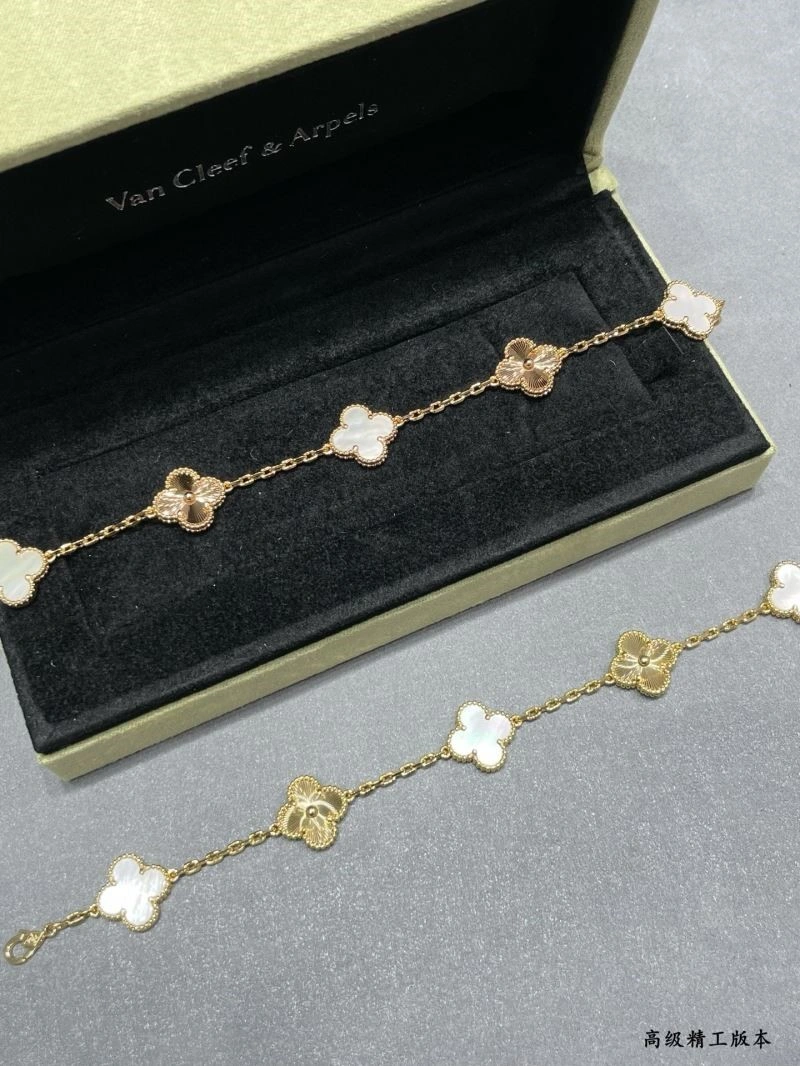 Snug Vca Bracelets 254430