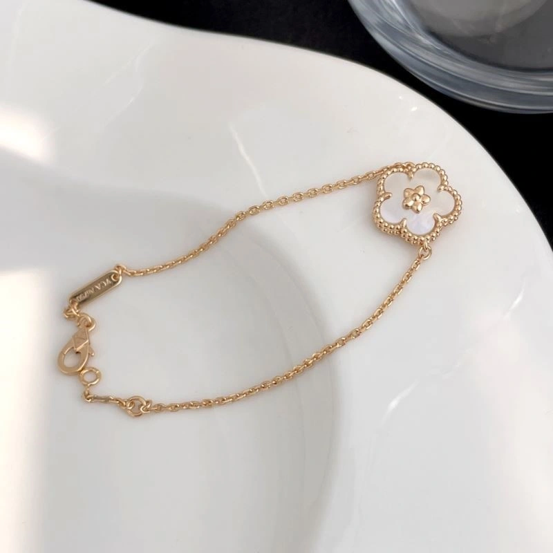 NewStyle Vca Bracelets 254434