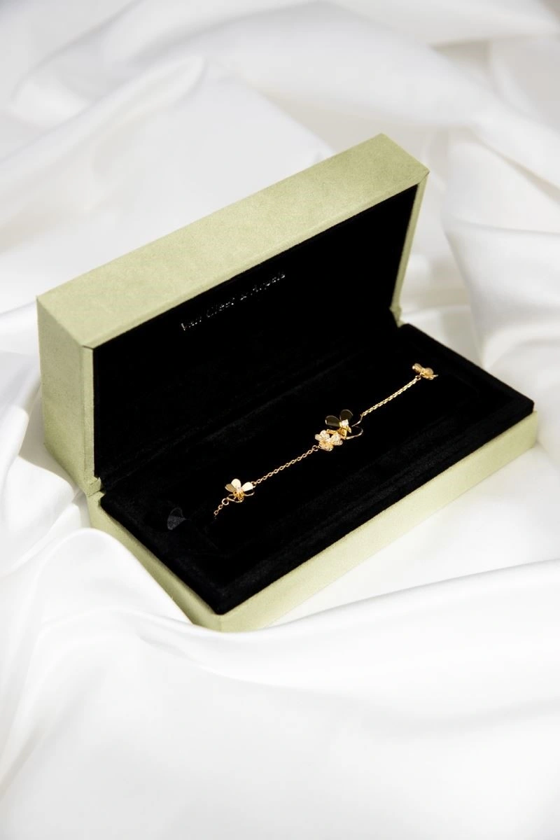 Vca Bracelets Youthful 254439