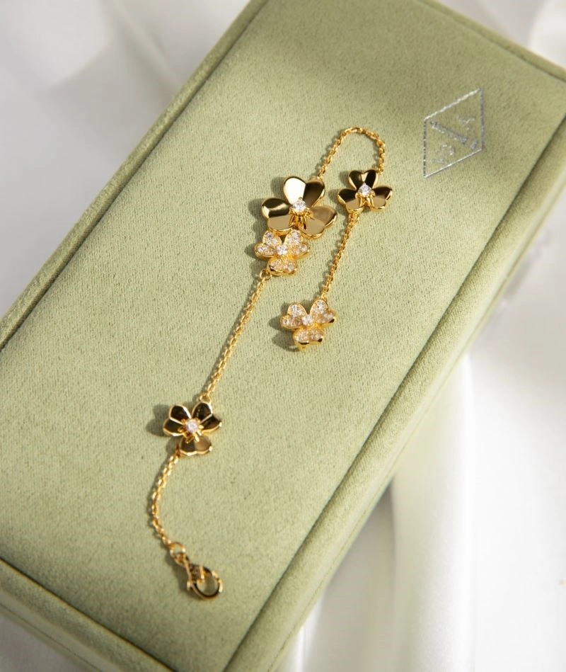 Vca Bracelets Youthful 254439