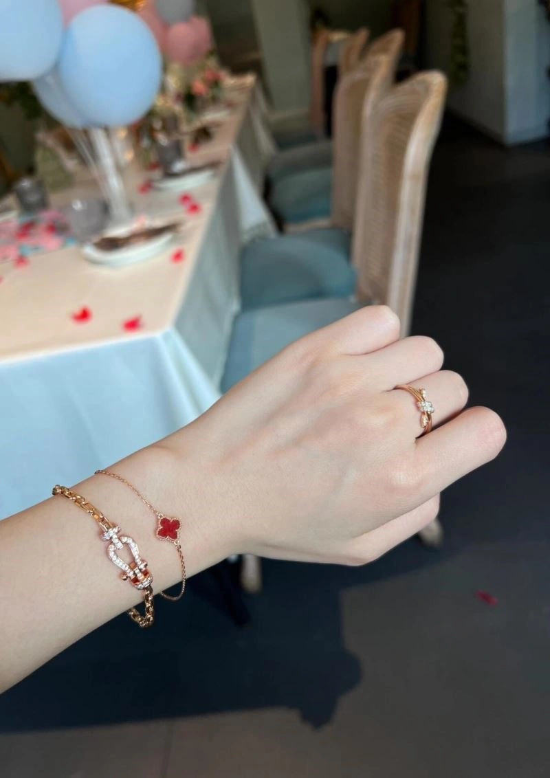 Vca Bracelets Functional 254440