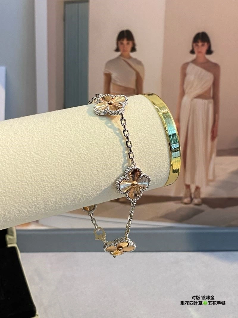 TimelessDesign Vca Bracelets 254426