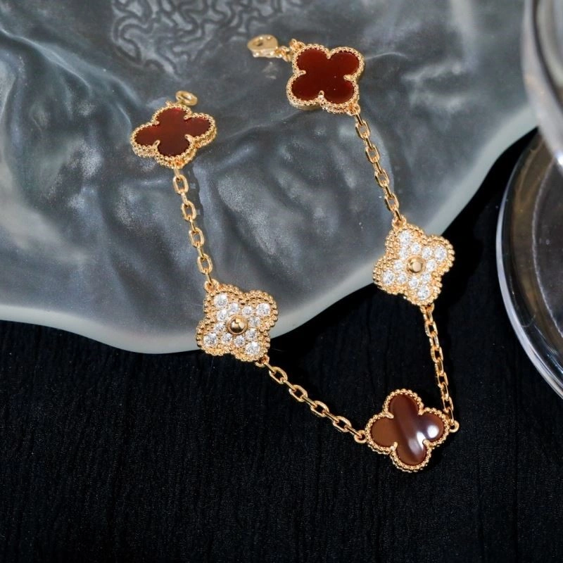 Compact Vca Bracelets 254429
