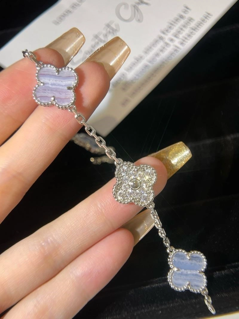 Stylish Vca Bracelets 254418