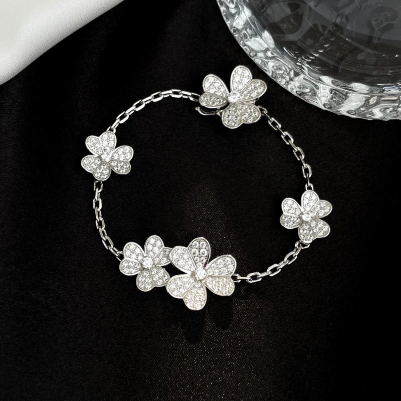 Compact Vca Bracelets 254427