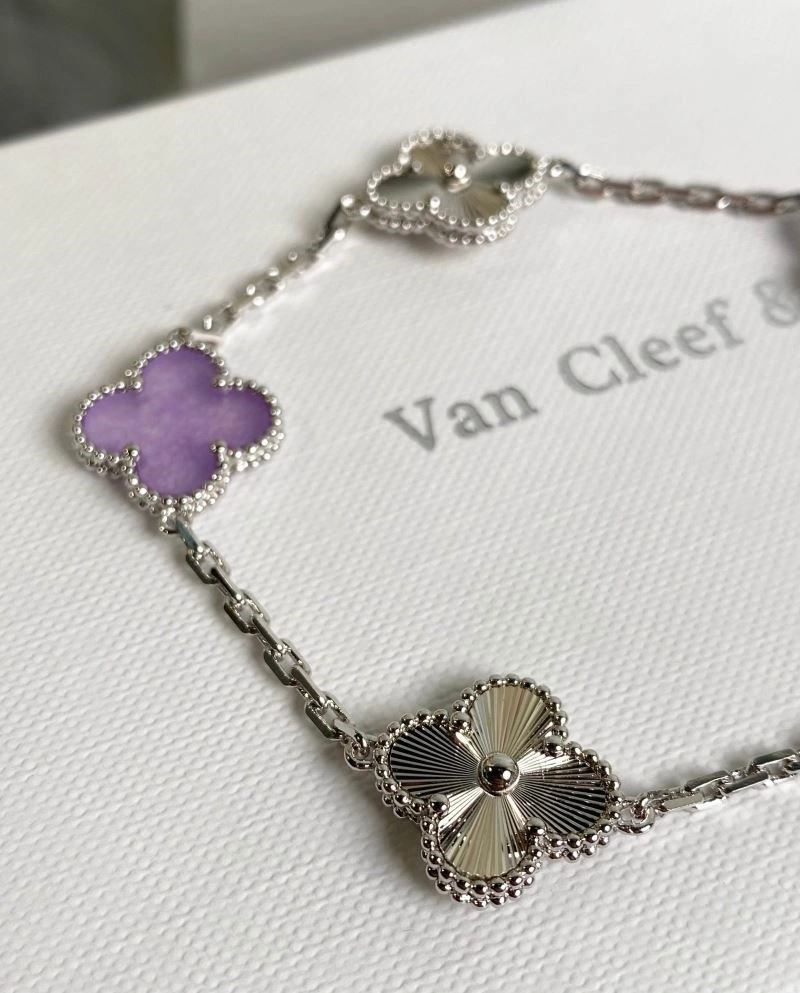 Compact Vca Bracelets 254266