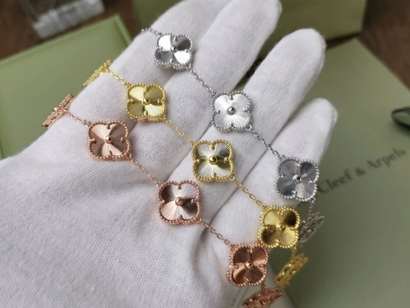 Tailored Vca Bracelets 254269