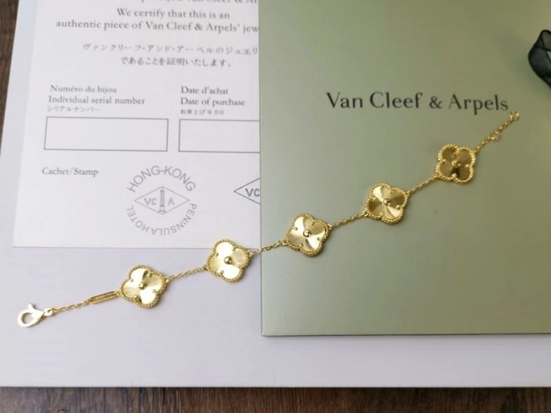 Tailored Vca Bracelets 254269