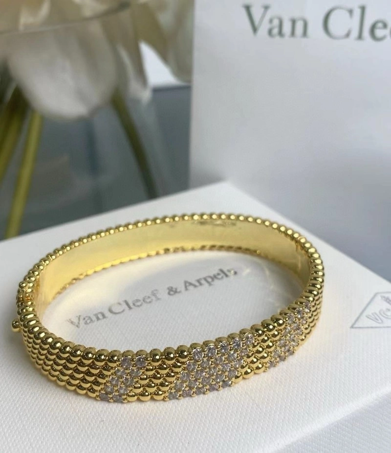Sporty Vca Bracelets 254242