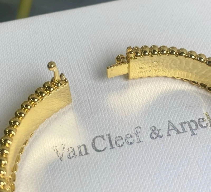 Sporty Vca Bracelets 254242