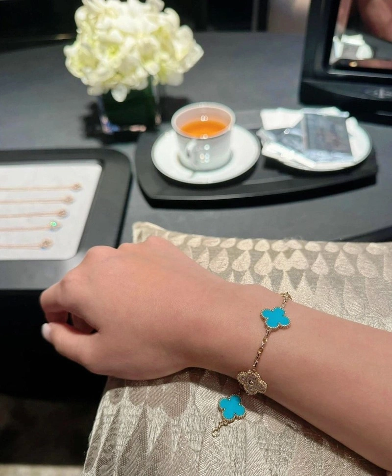 Vca Bracelets Unisex 254151