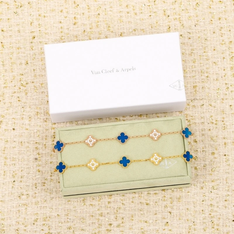 Tailored Vca Bracelets 254147