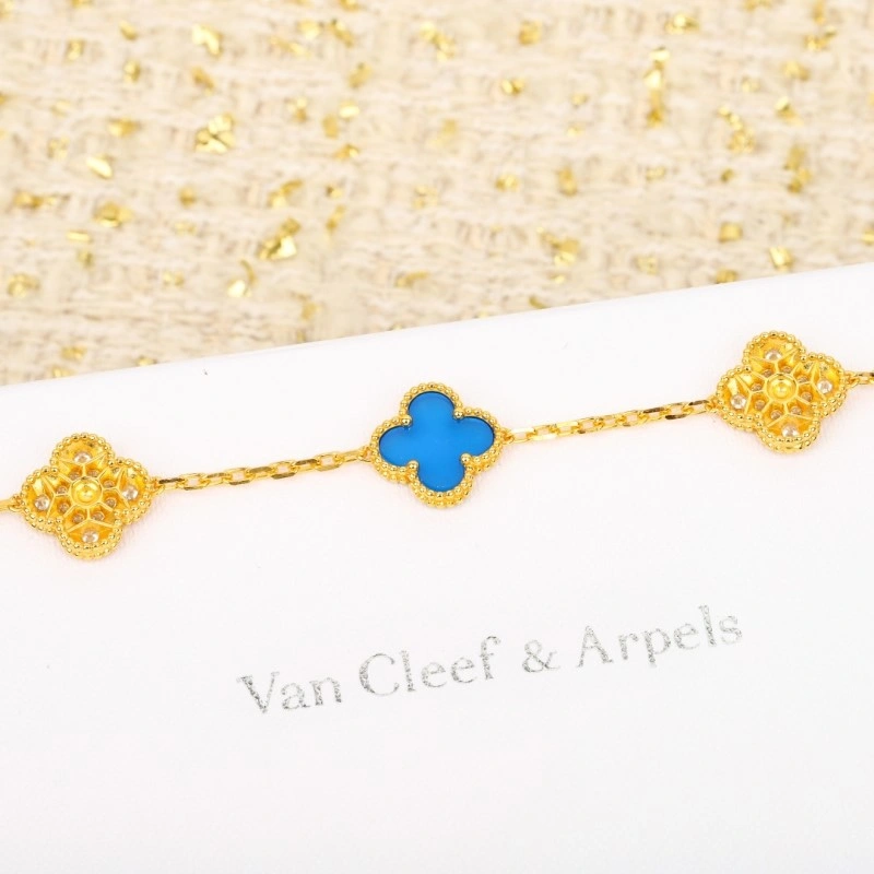 Tailored Vca Bracelets 254147
