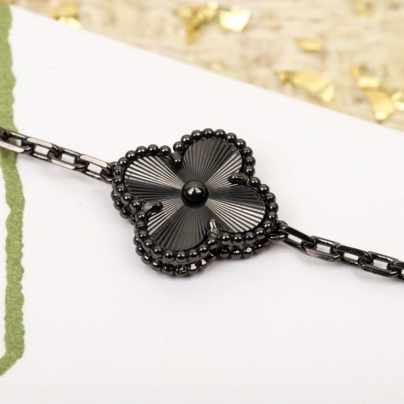 Supportive Vca Bracelets 254129