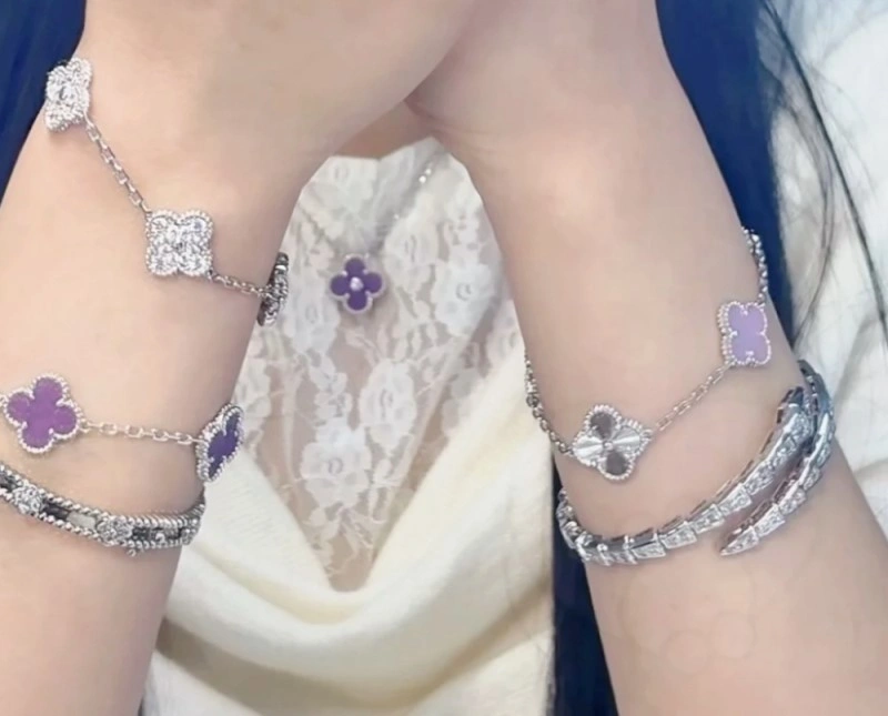 FreshLook Vca Bracelets 254143