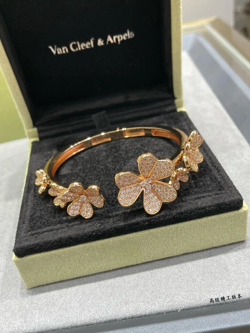 Upgraded Vca Bracelets 254141
