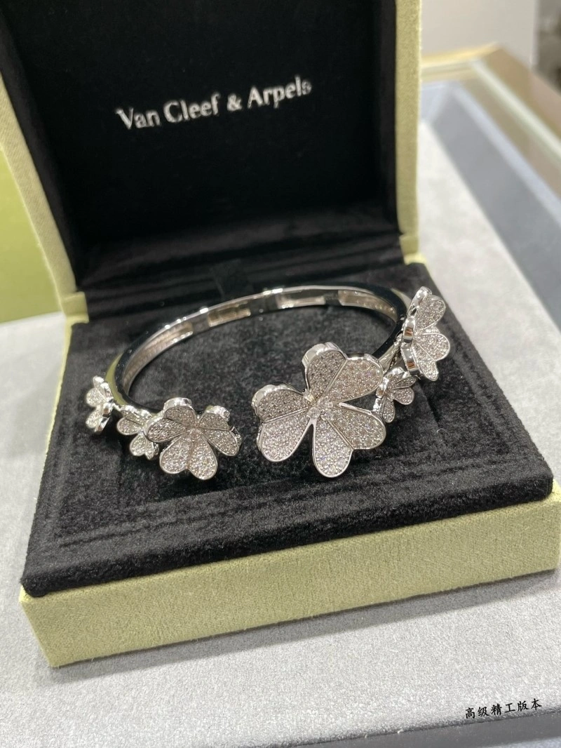 Upgraded Vca Bracelets 254141