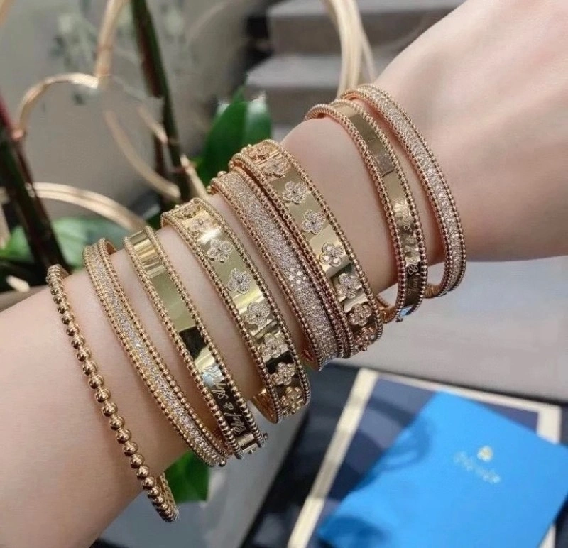 Vibrant Vca Bracelets 254108