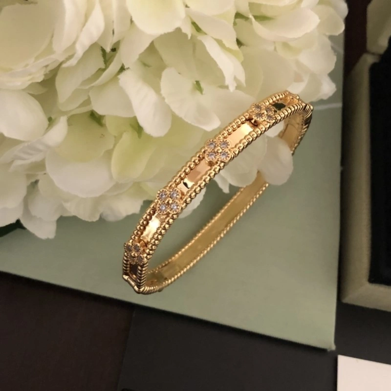Minimalist Vca Bracelets 254103