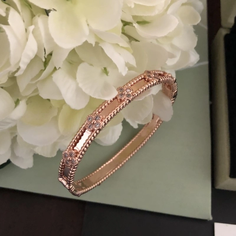 Minimalist Vca Bracelets 254103