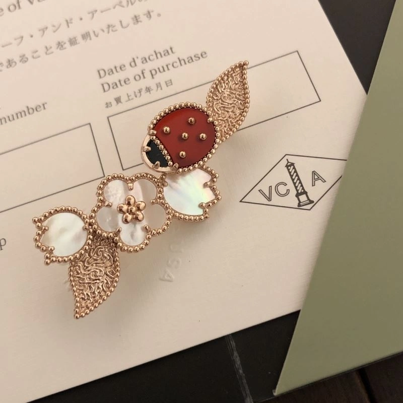 Sustainable Vca Brooches 255355