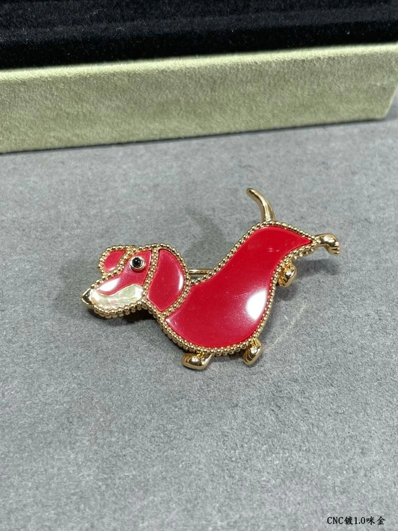 WellDesigned Vca Brooches 255273