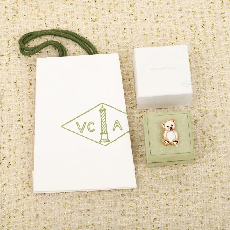 Seasonal Vca Brooches 255023